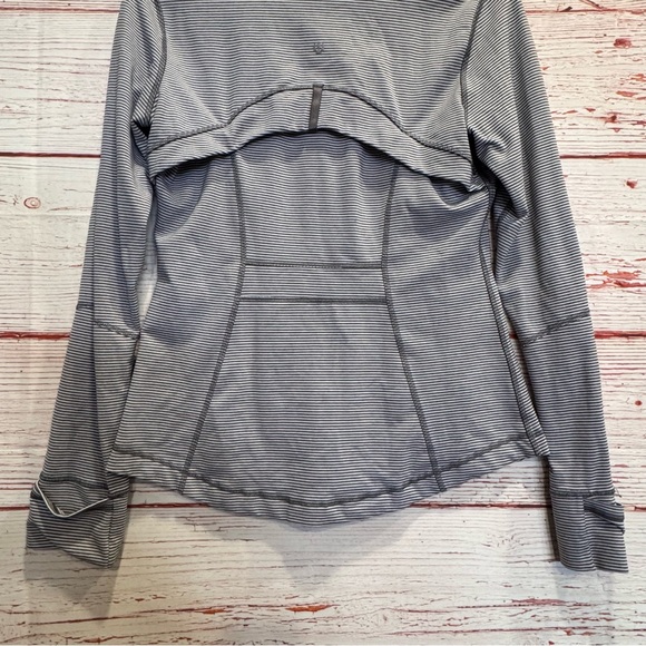 Lululemon Define Jacket in Tonka Stripe Heathered Slate White Sz 8 - Picture 13 of 15